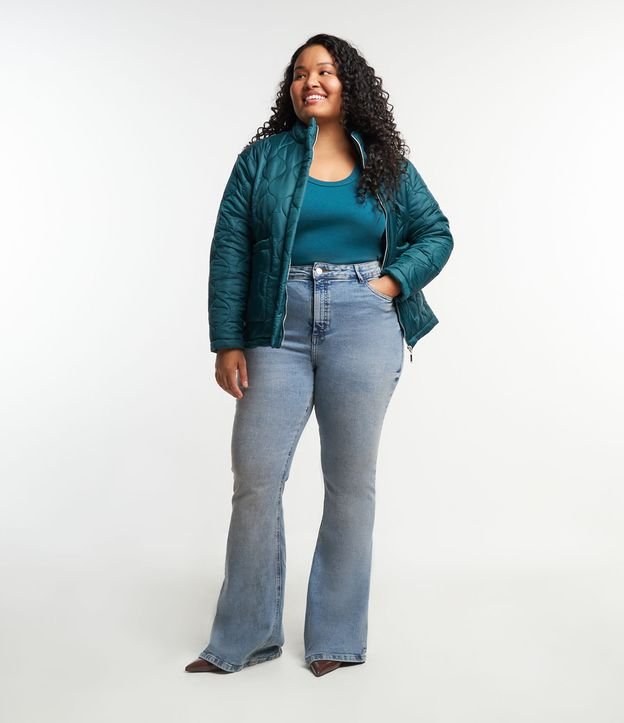 calça flare plus size