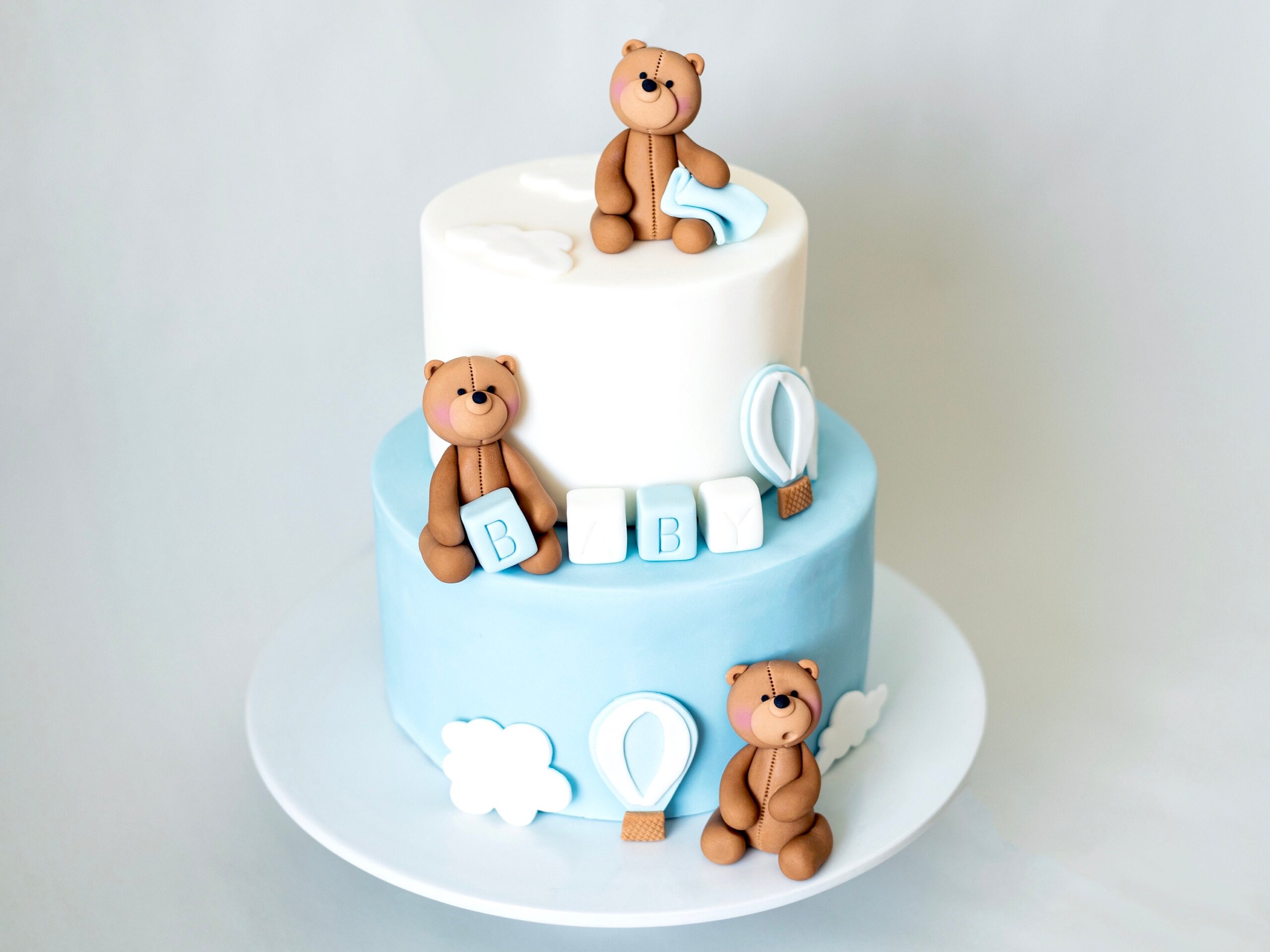 Teddy bear decorated cake