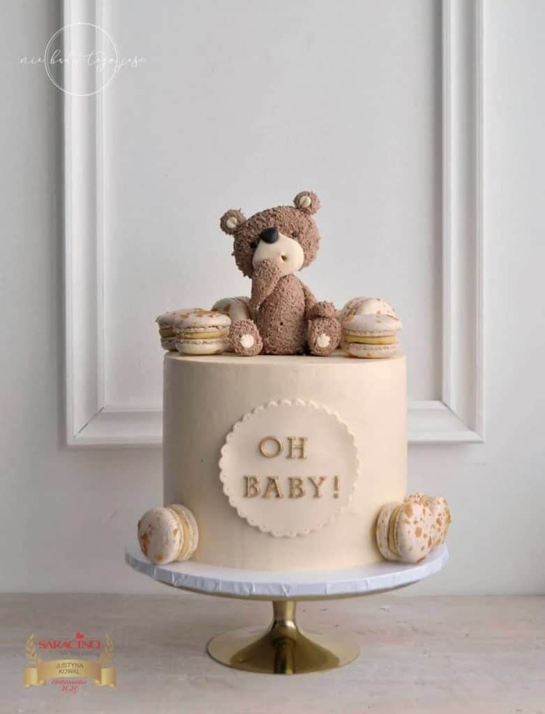 Teddy bear decorated cake