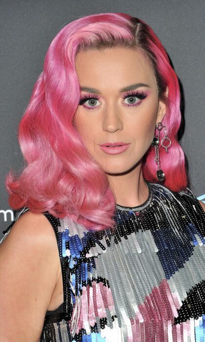 cabelo-rosa-pastel-feminino