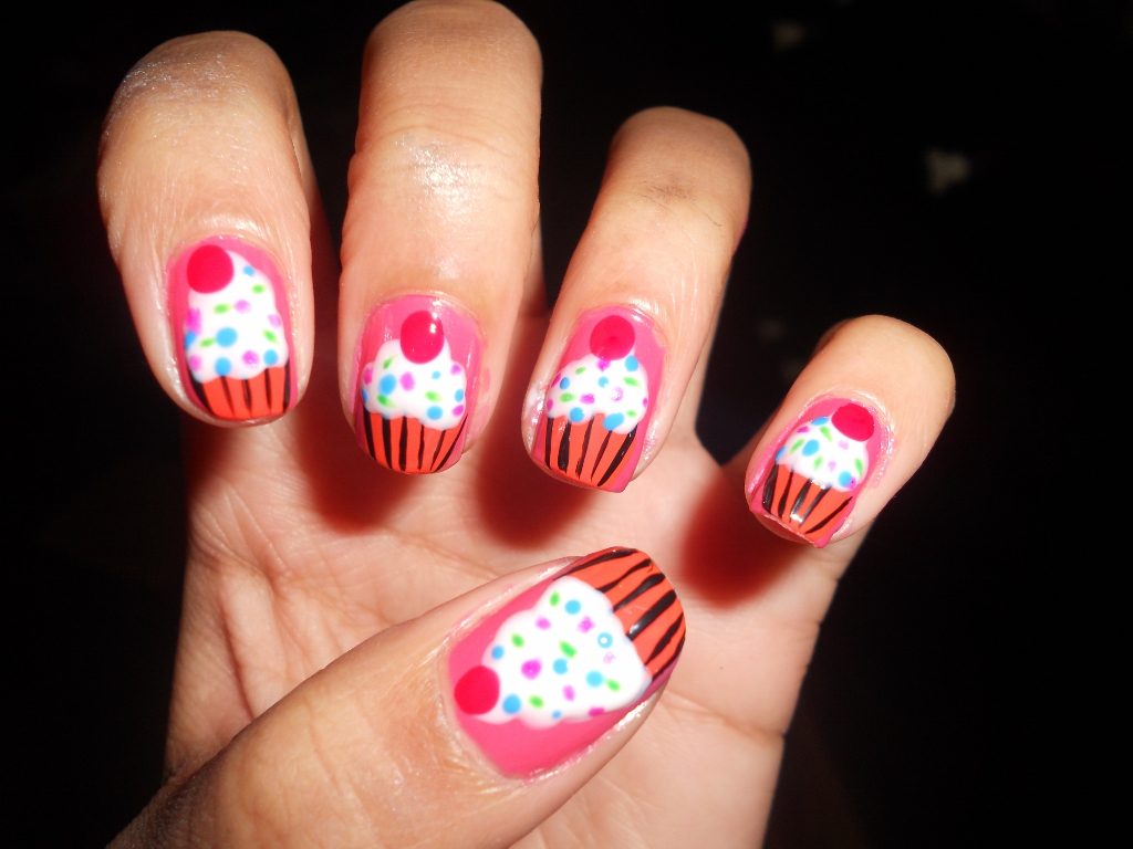 Cupcake Decorated Nail