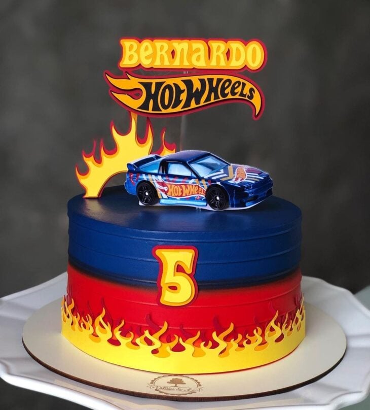 bolo-decorado-hot-wheels