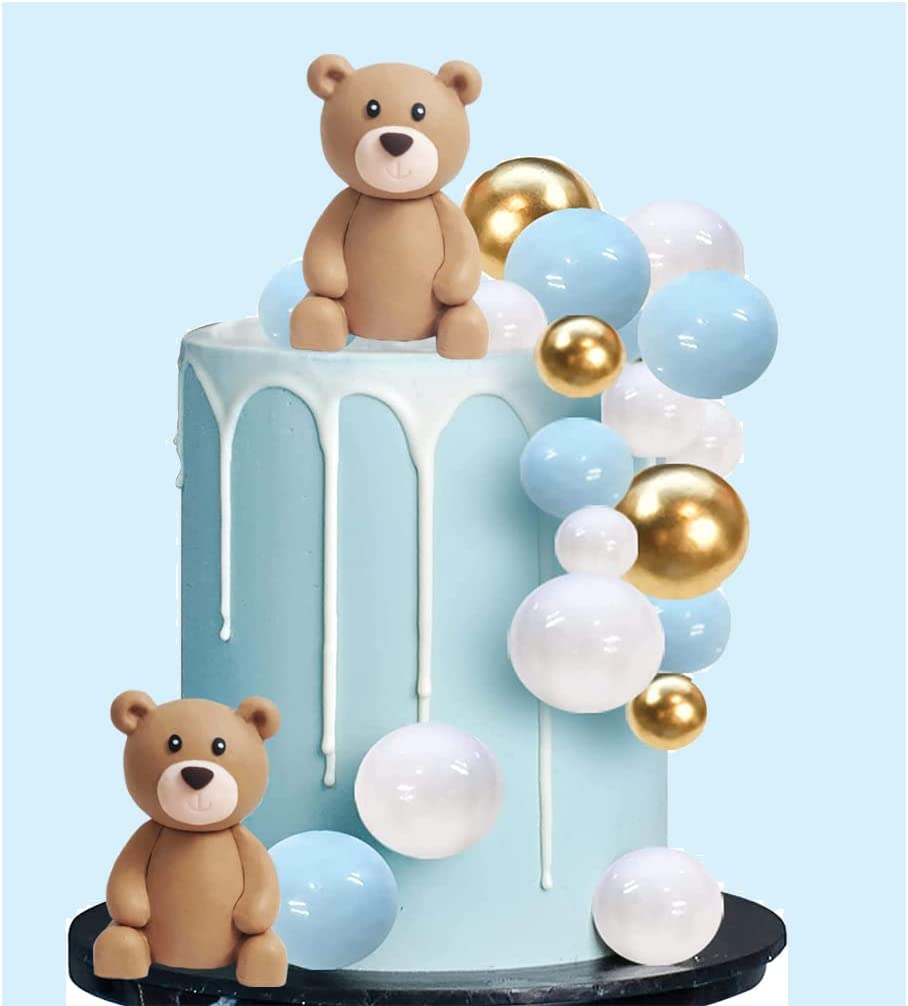 Teddy bear decorated cake