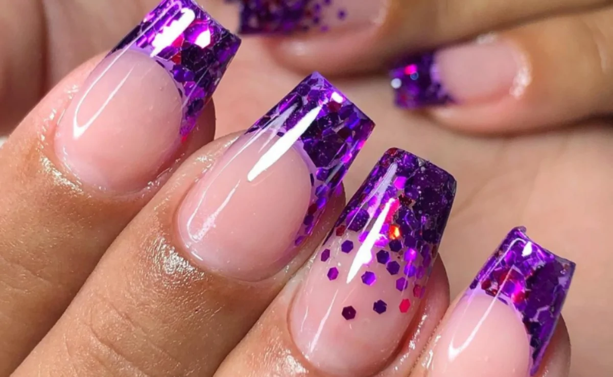 unhas-decoradas-lilas-e-branco