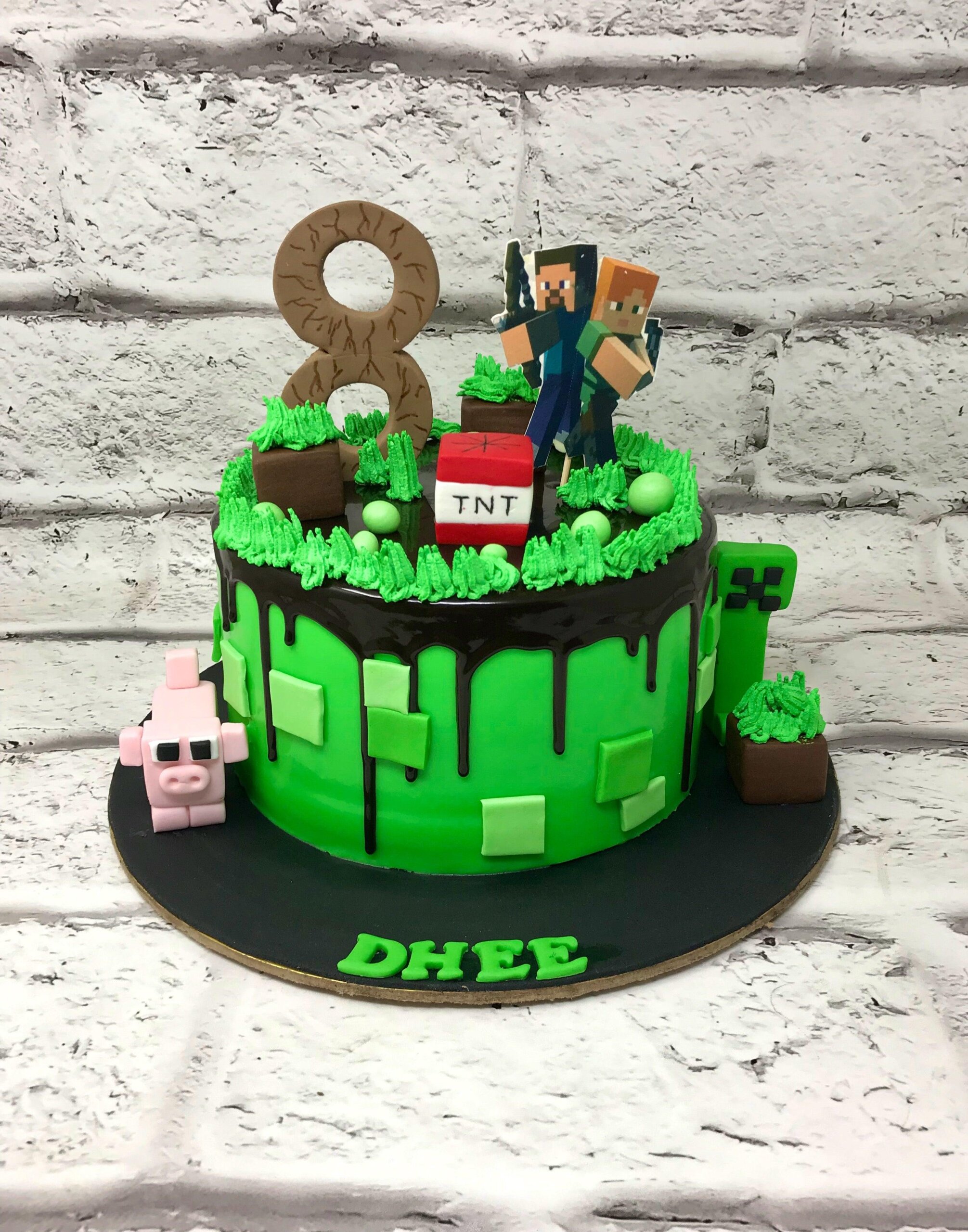 Minecraft decorated cake