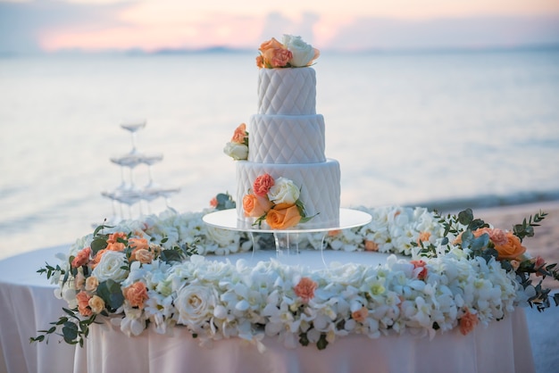 Bolo de Casamento na Praia