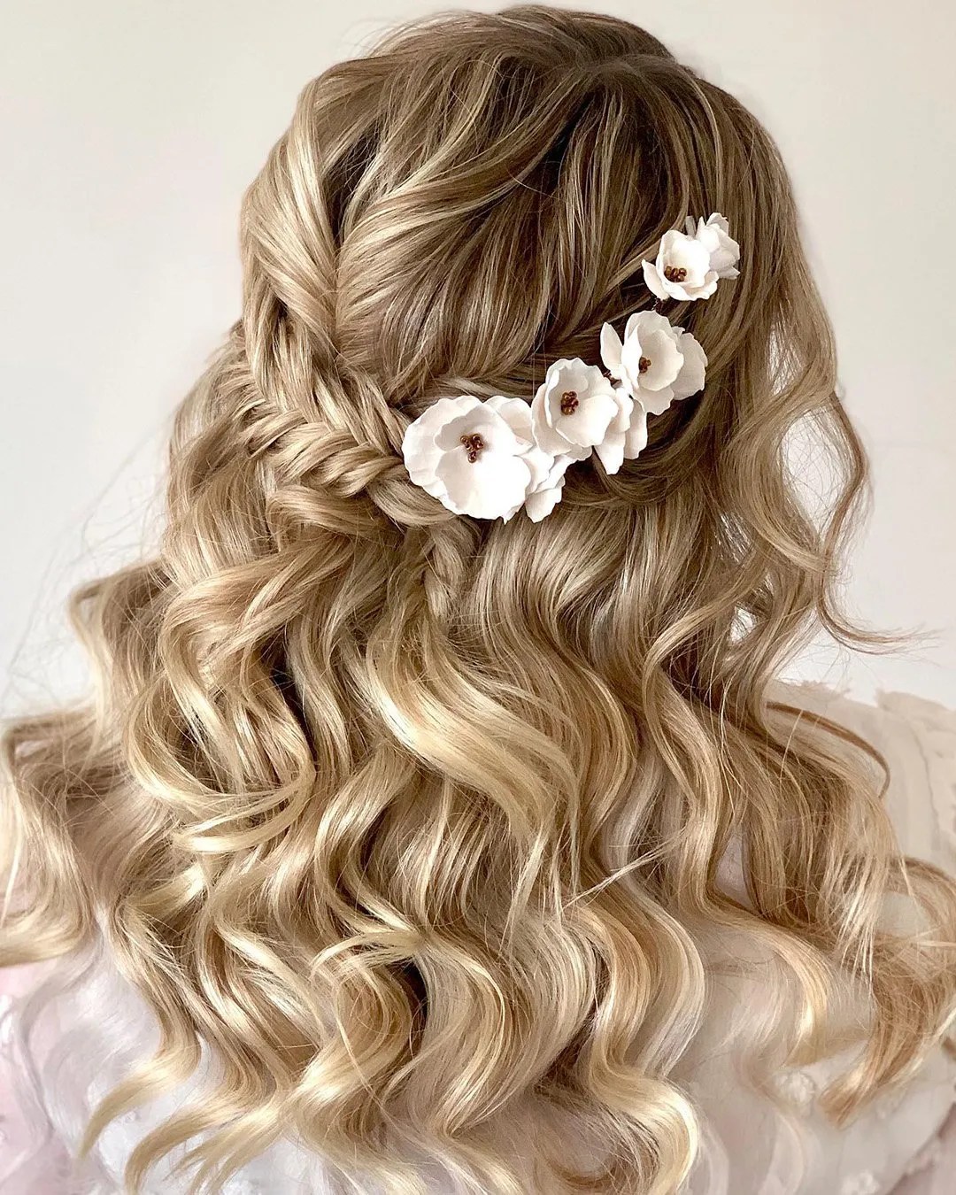 loose bridal hairstyle