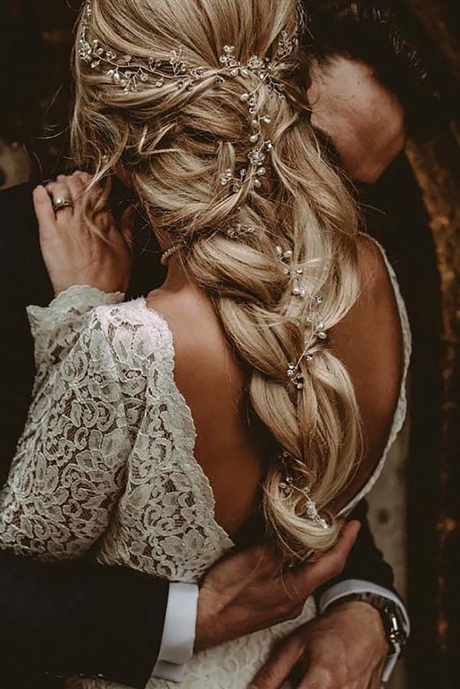 loose bridal hairstyle