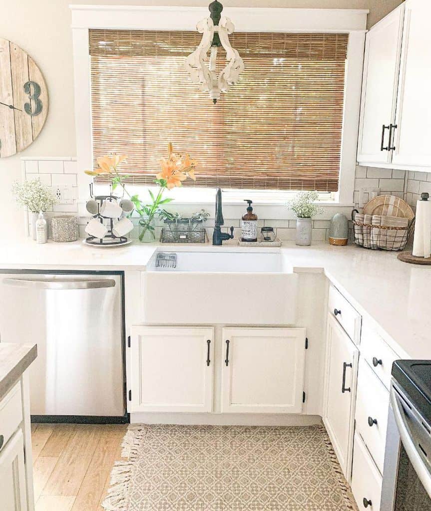 Kitchen Decoration With Window