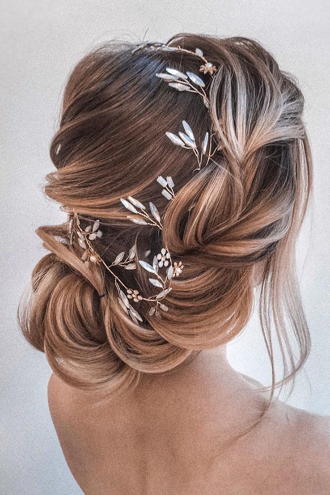 loose bridal hairstyle