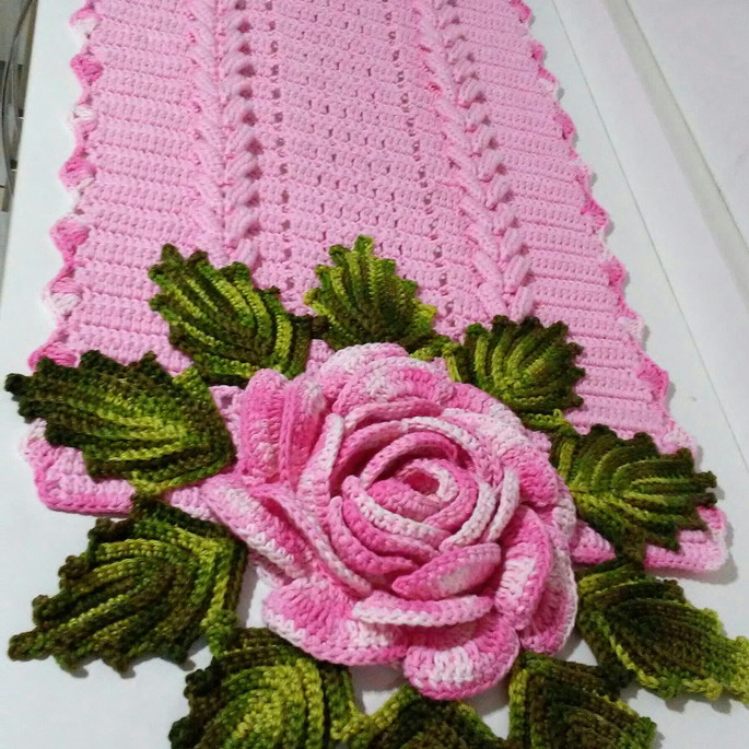 Caminho De Mesa De Crochê Rosa