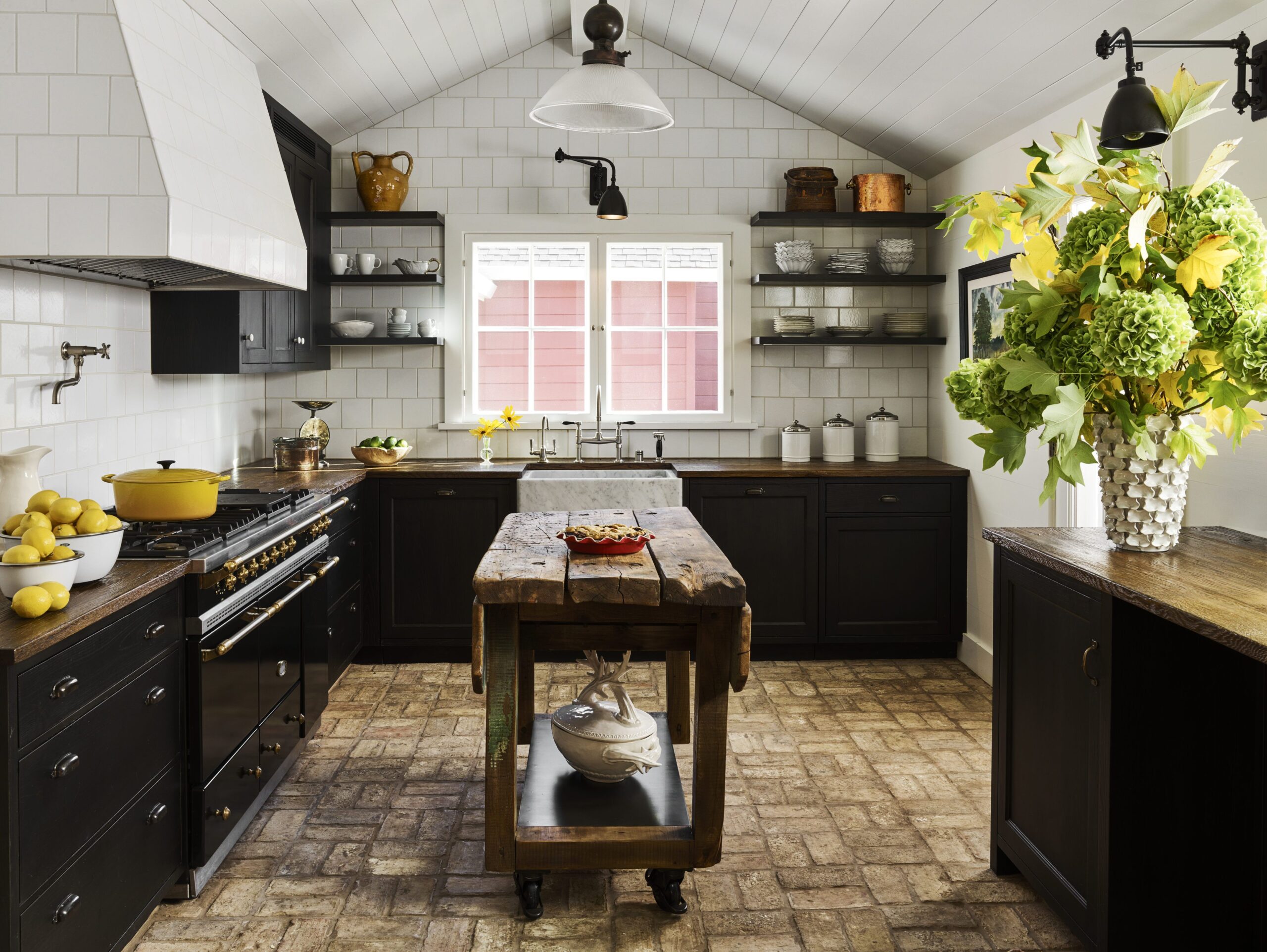 Black Kitchen Decoration