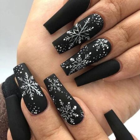 Black and White Decorated Nail