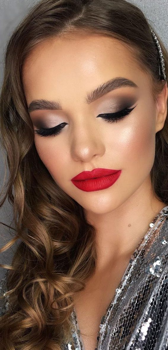 Makeup With Red Lipstick