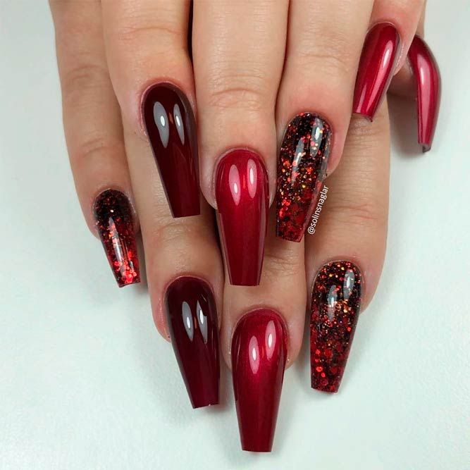 unhas-vermelhas-com-glitter