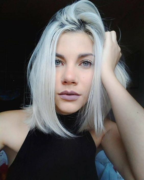 Cabelo Curto Platinado