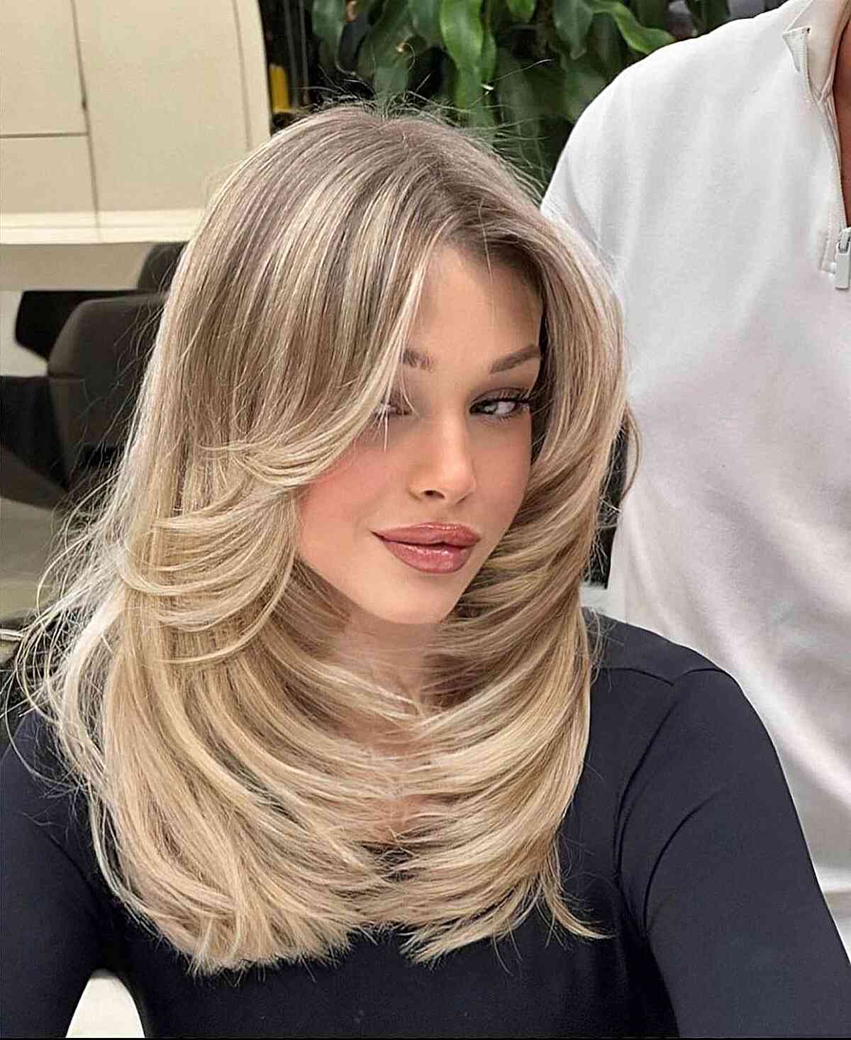 women's medium layered haircut