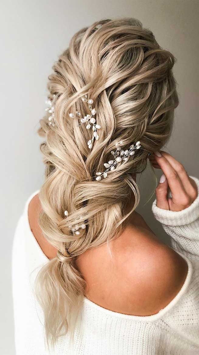 loose bridal hairstyle