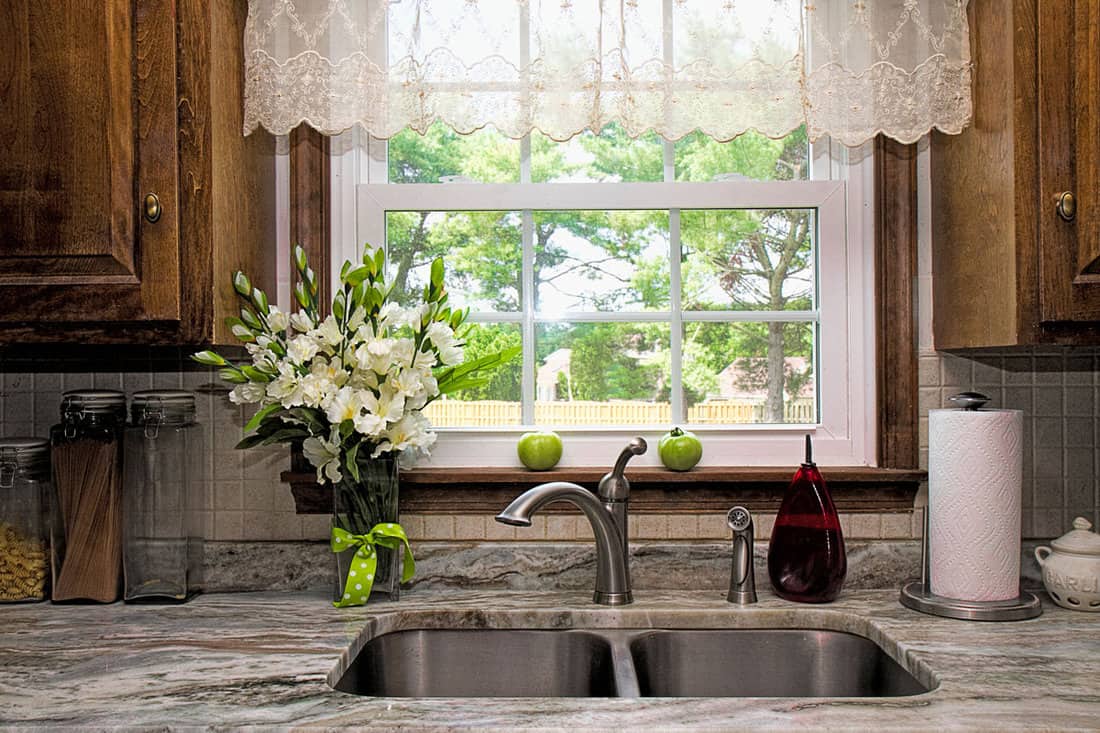 Kitchen Decoration With Window