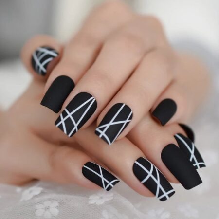 Black and White Decorated Nail