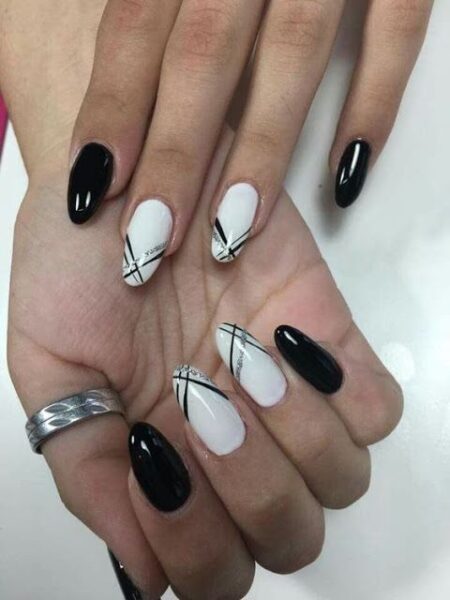 Black and White Decorated Nail