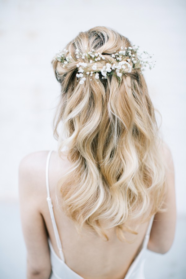 loose bridal hairstyle