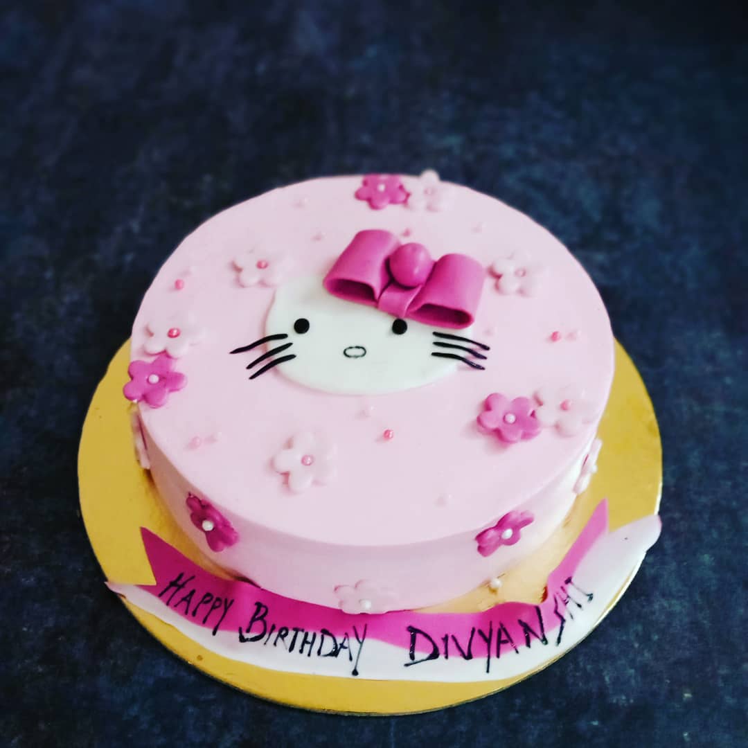 Decorated Cake Kittens