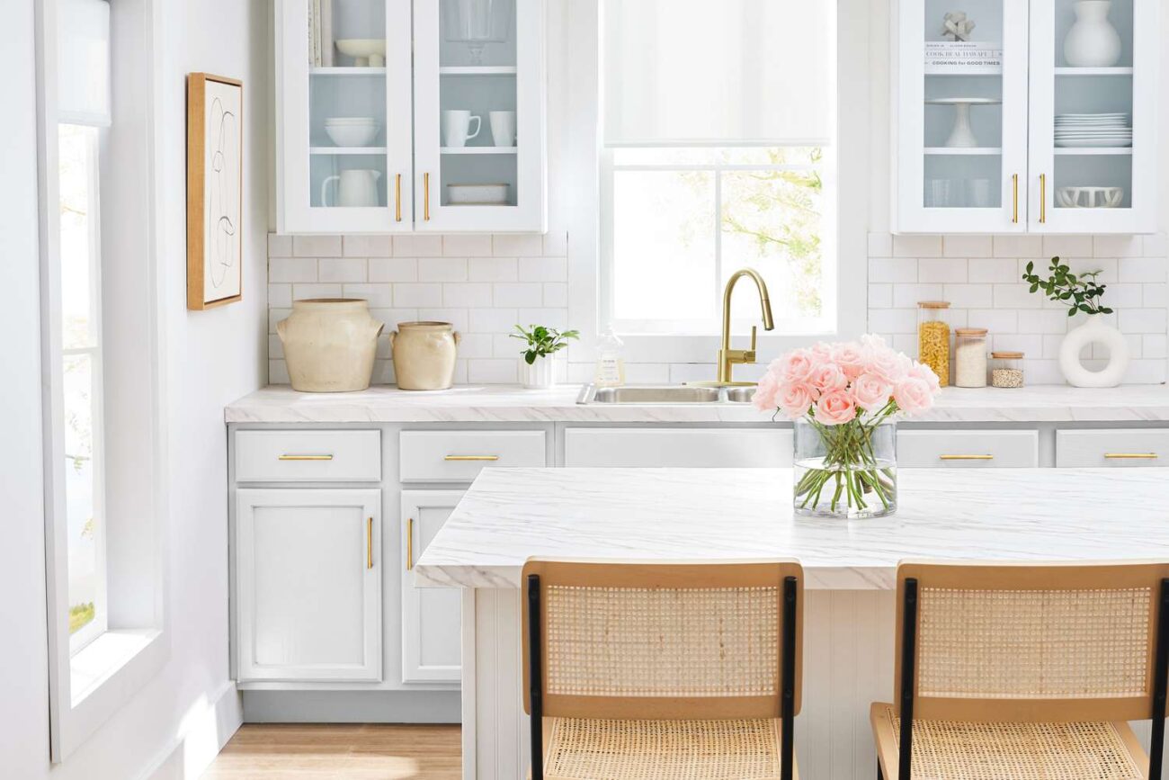 white kitchen decor