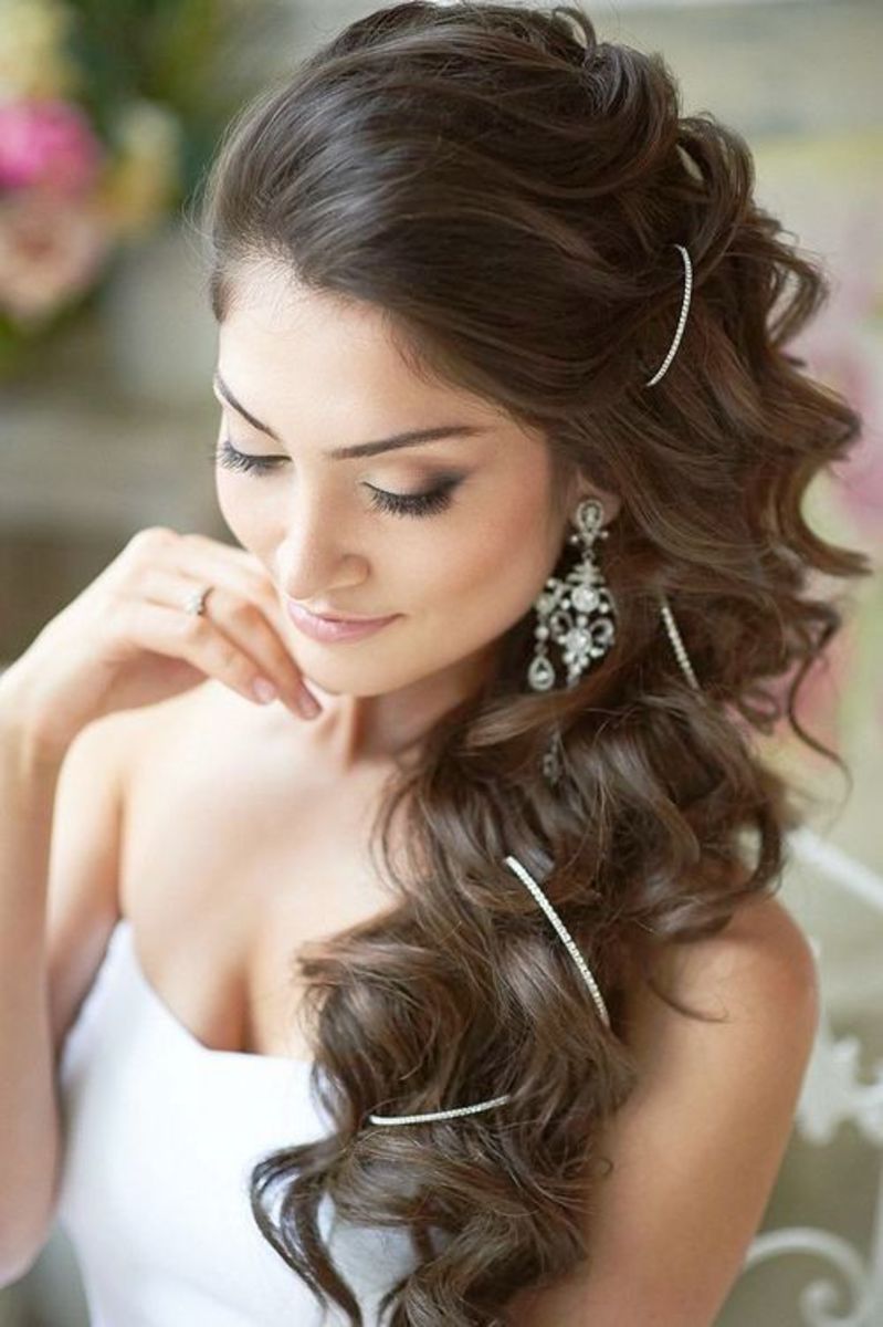 loose bridal hairstyle