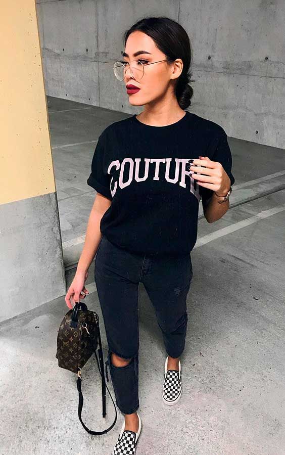 Look com Camiseta Preta Feminina