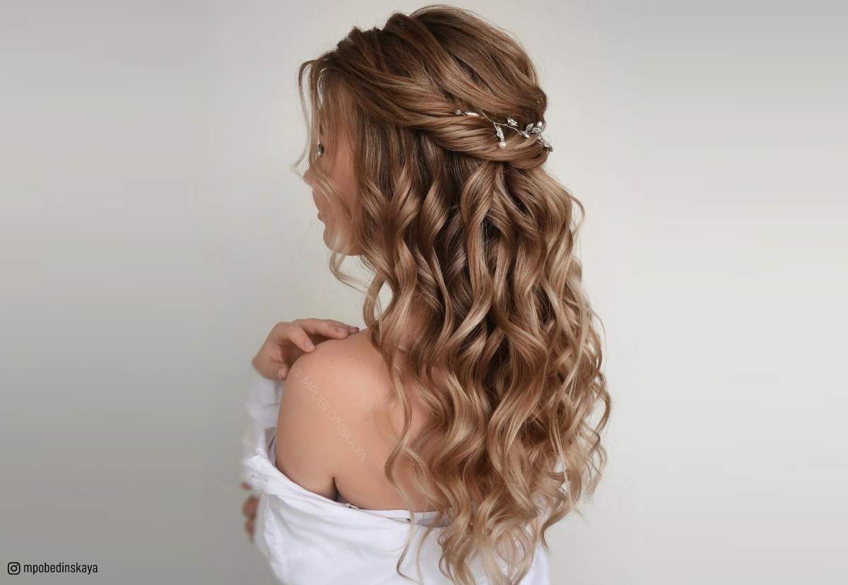 loose bridal hairstyle