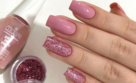 Unha Rosa com Glitter