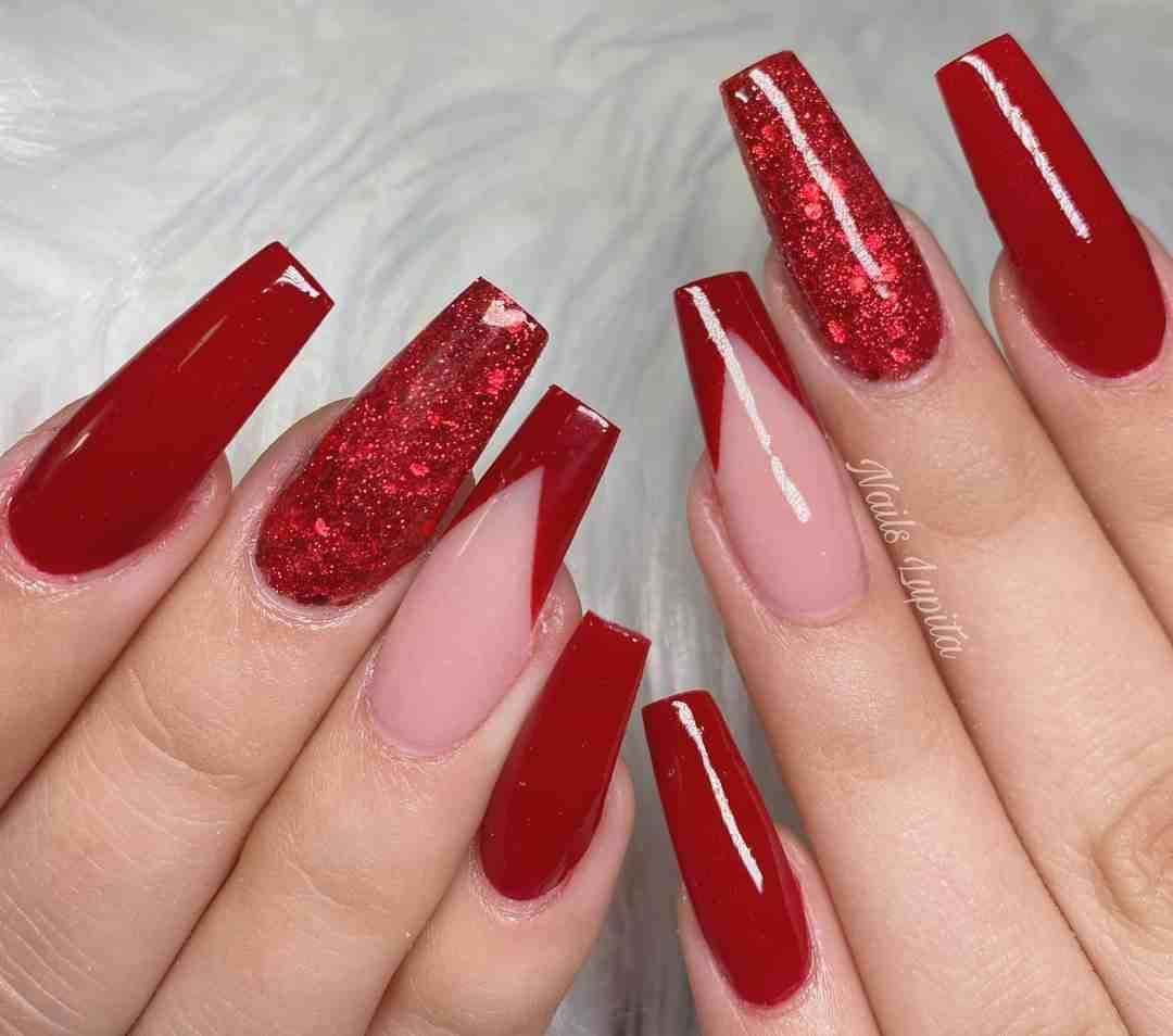 unhas-vermelhas-com-glitter