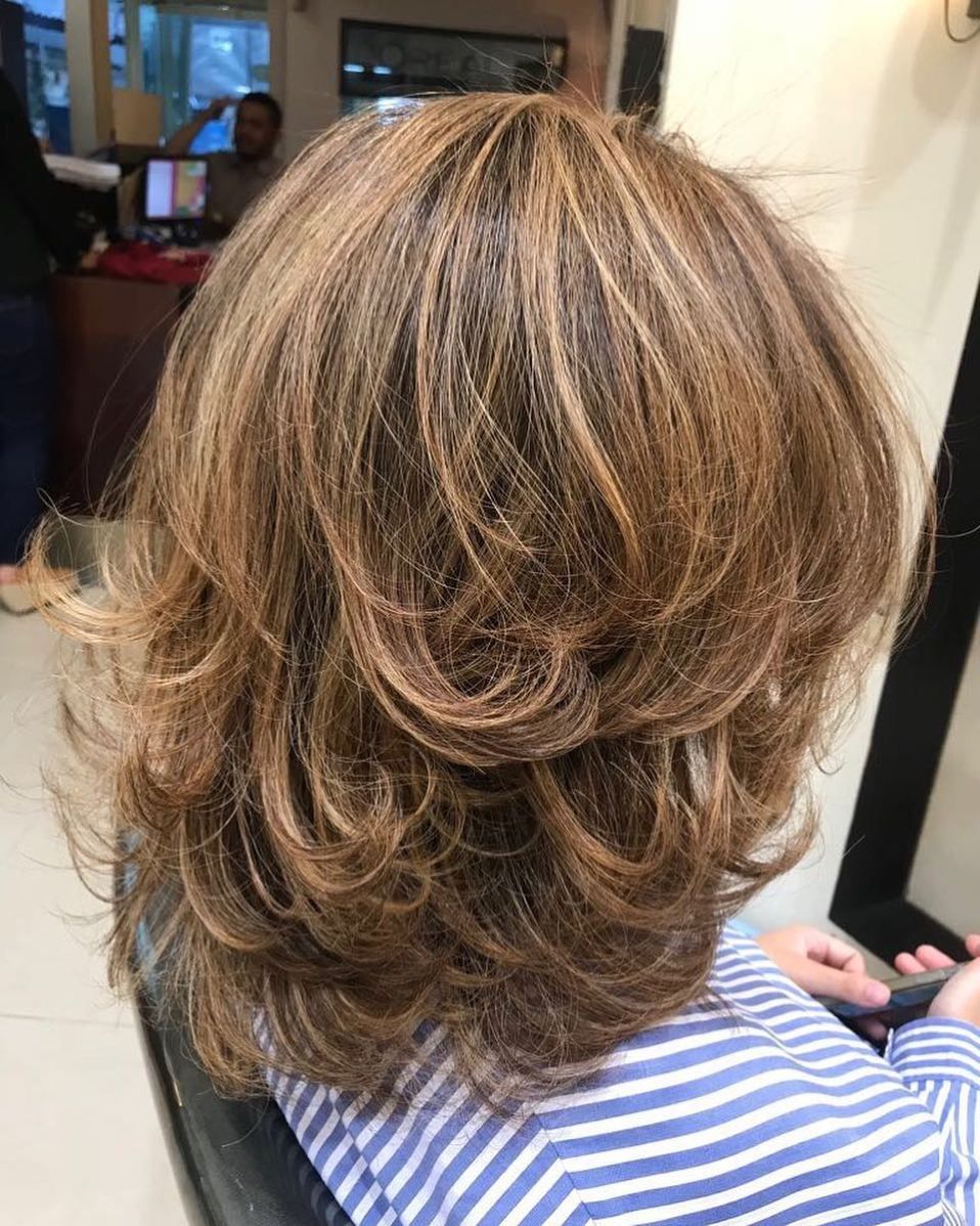 women's medium layered haircut