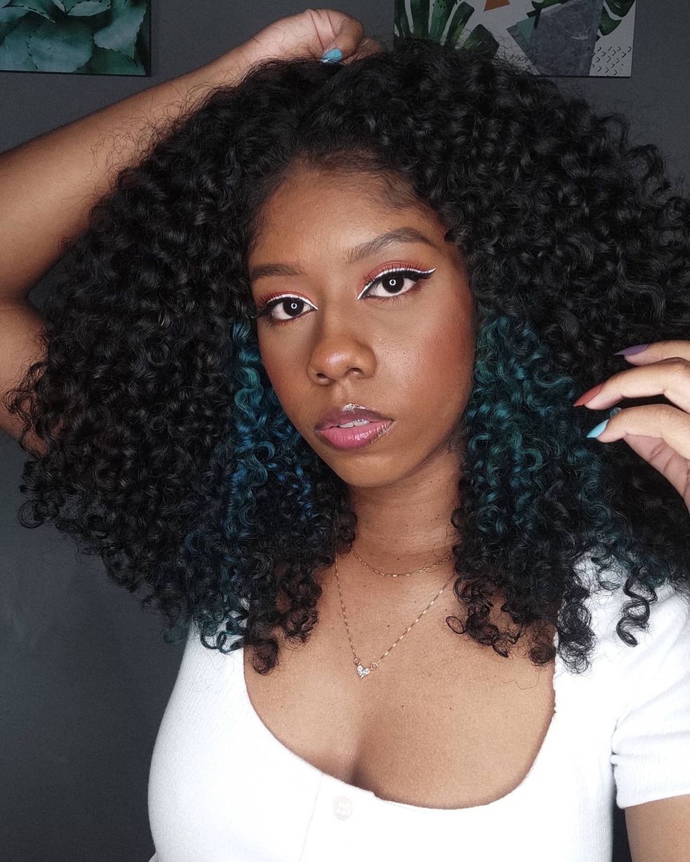 Cabelo Azul com Mechas