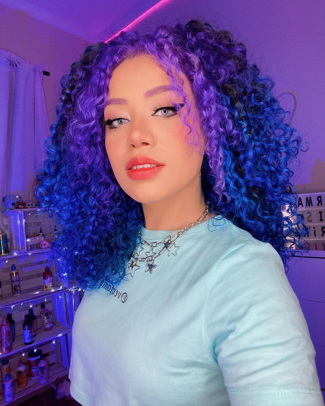 Cabelo Cacheado Azul