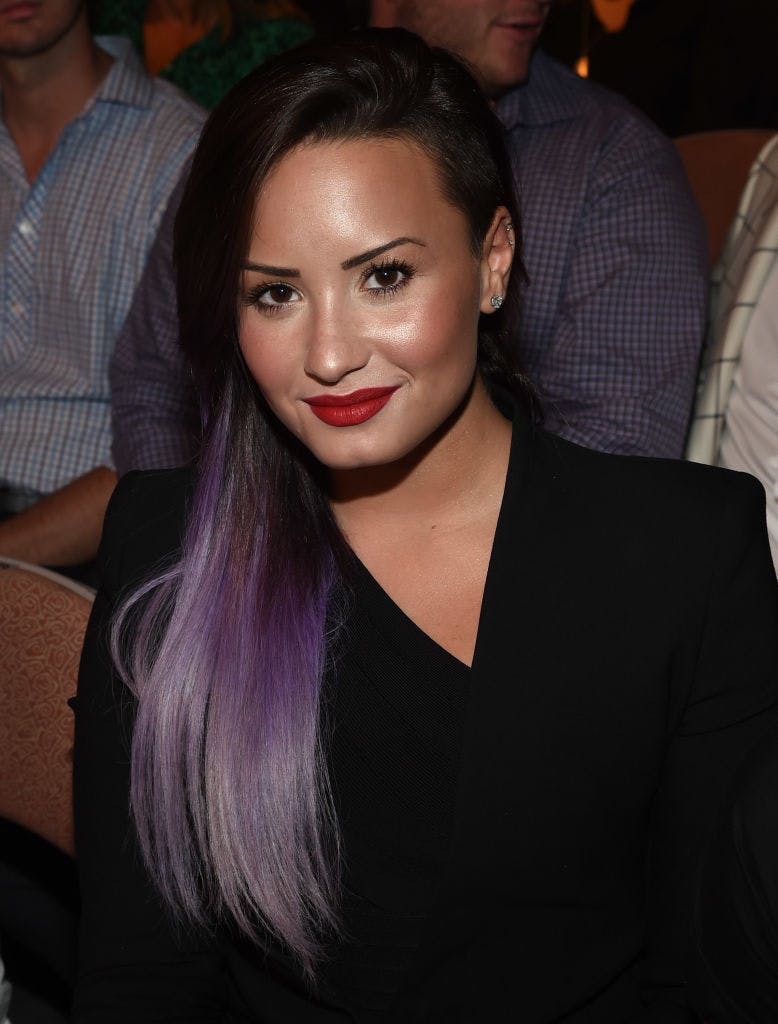 celebrity with violet hair