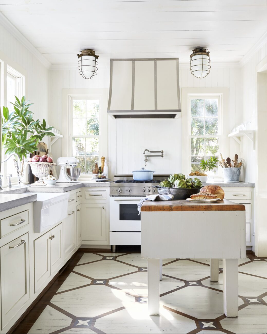 white kitchen decor