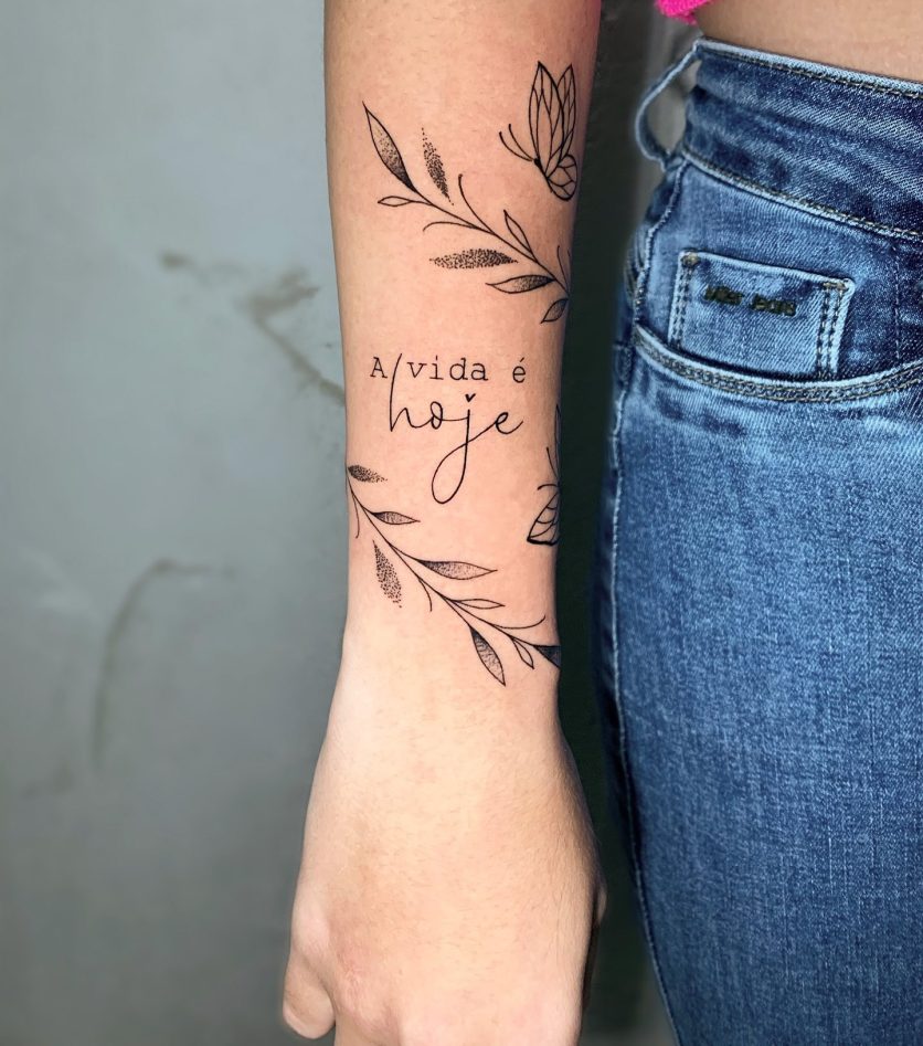 tatuagem feminina braço