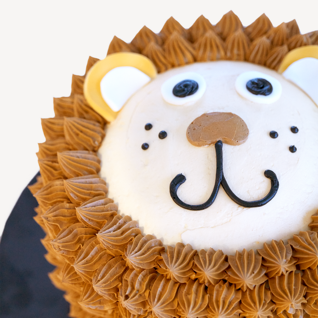 Lion Decorated Cake