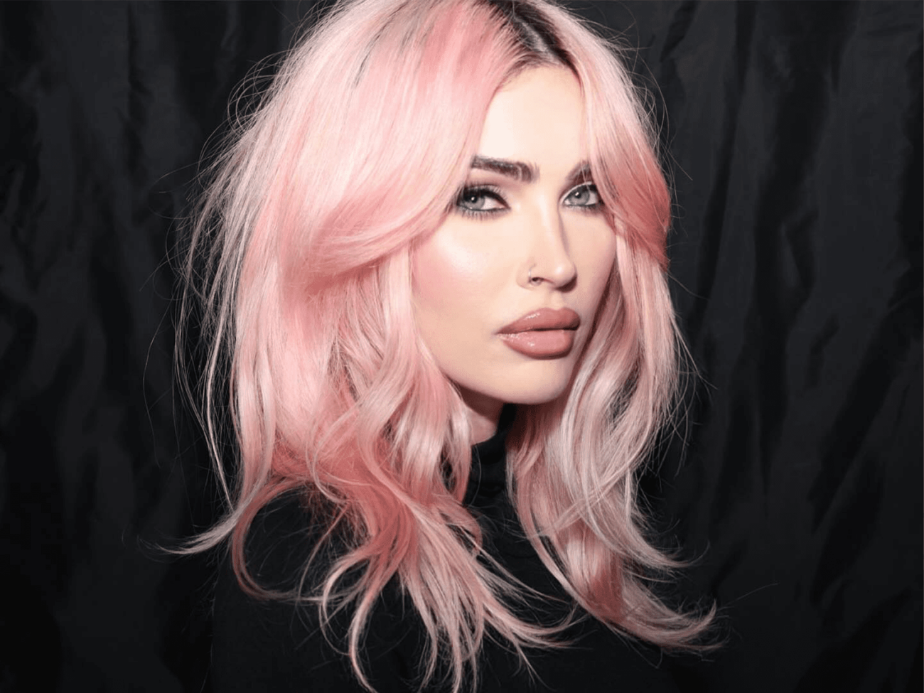 celebrities with pastel pink hair