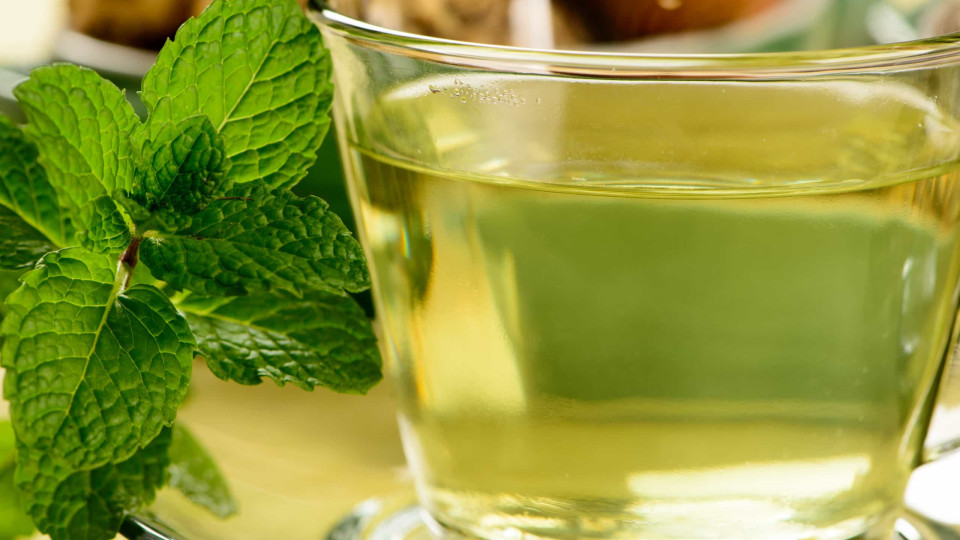 cha-de-hortela-em-jejum-beneficios