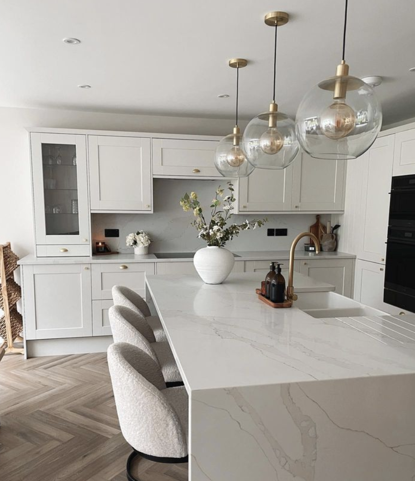 white kitchen decor