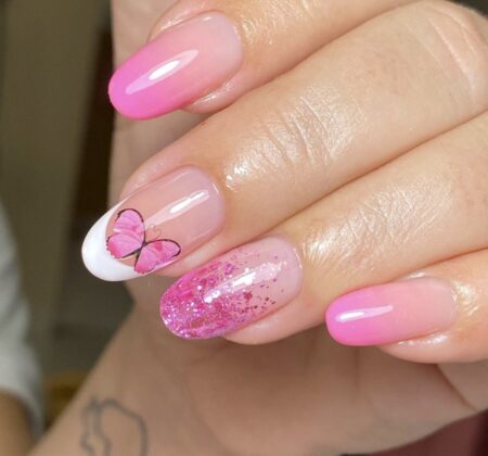 ideias-lindas-de-unha-em-gel-decorada-rosa