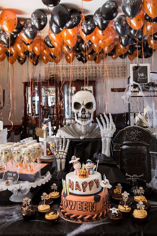 Halloween Party Decor