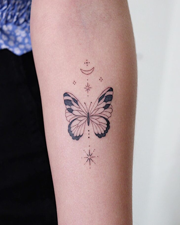 Tatuagem de Borboleta no Braço Delicada