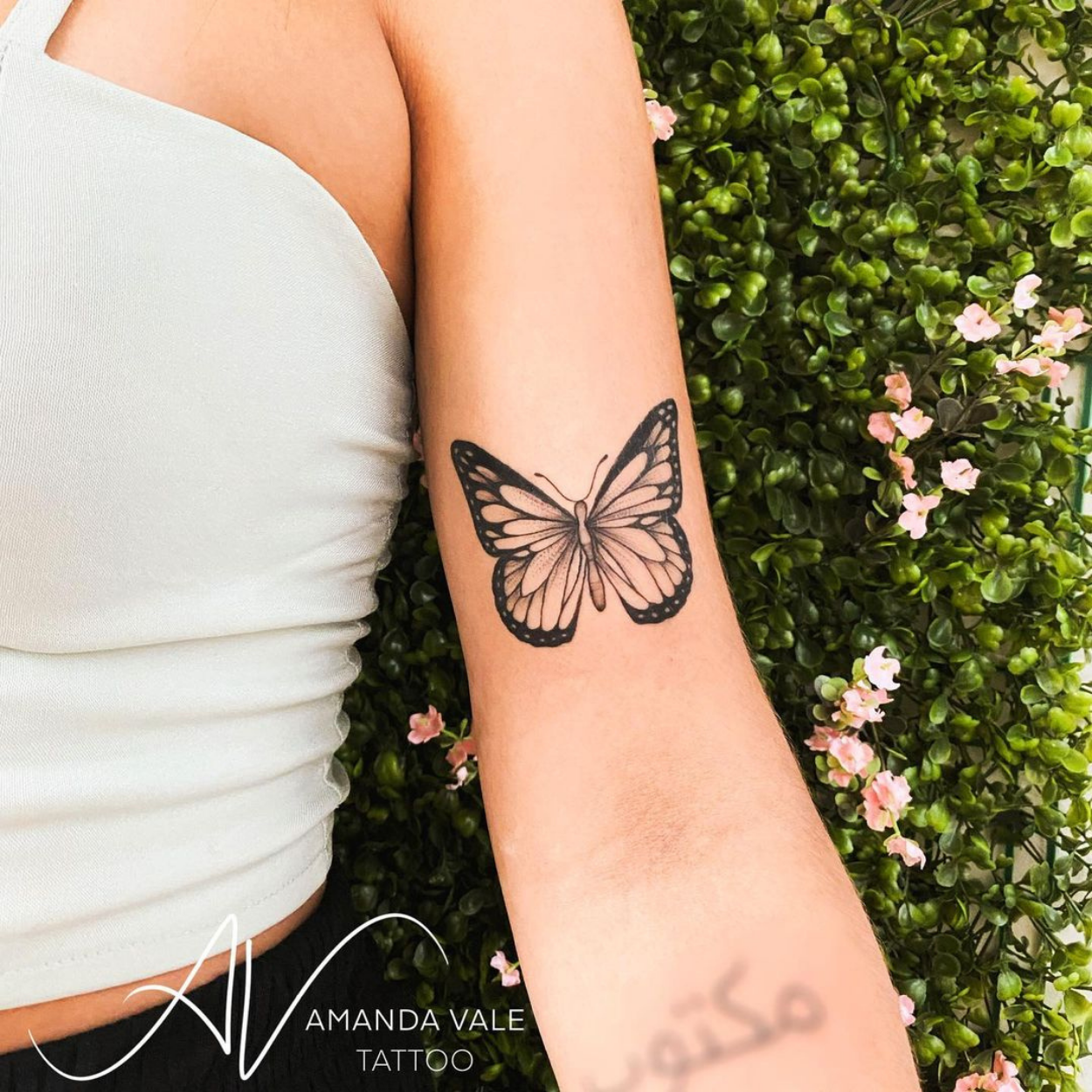 Tatuagem de Borboleta no Braço Delicada