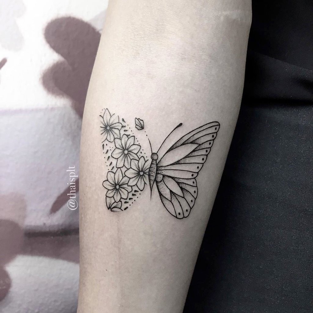 Tatuagem de Borboleta no Braço Com Flores