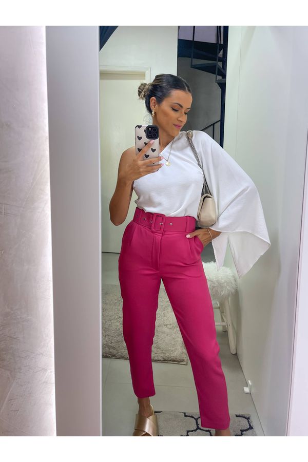 Look com Calça Rosa