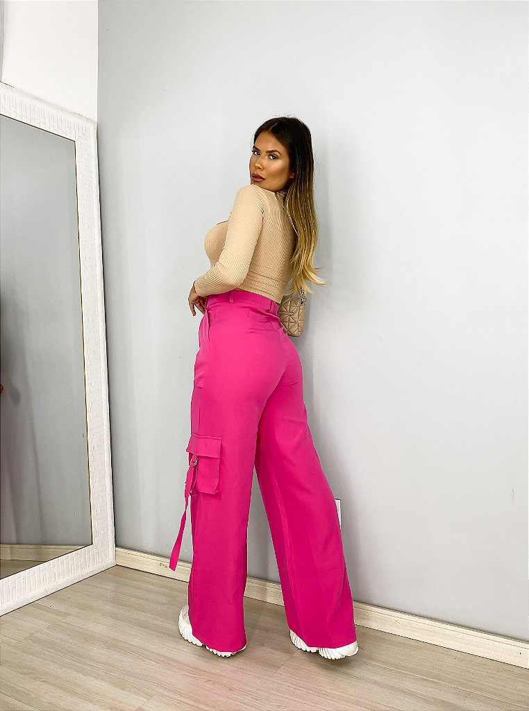 Look com Calça Rosa